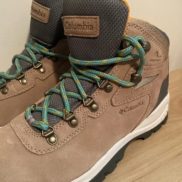 Columbia Women's Newton Ridge Plus Hiking Boots - sz7 - Picture 4 of 7
